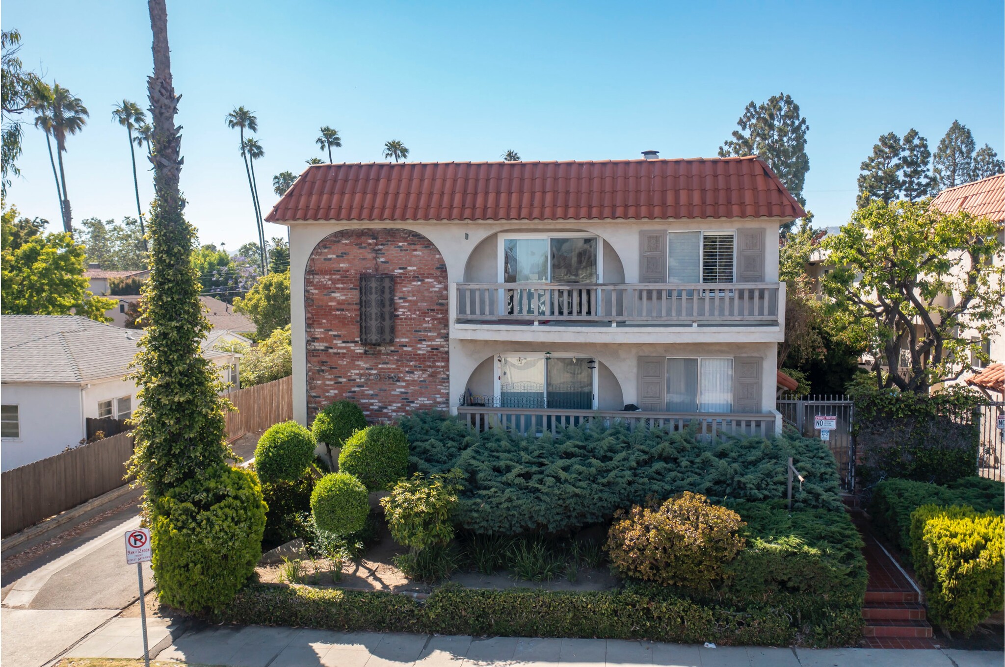 12039 Goshen Ave, Los Angeles, CA for sale Building Photo- Image 1 of 12