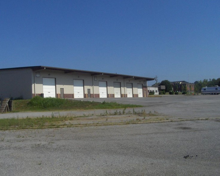 1330 Gateway Dr, Gallatin, TN for lease - Building Photo - Image 2 of 10