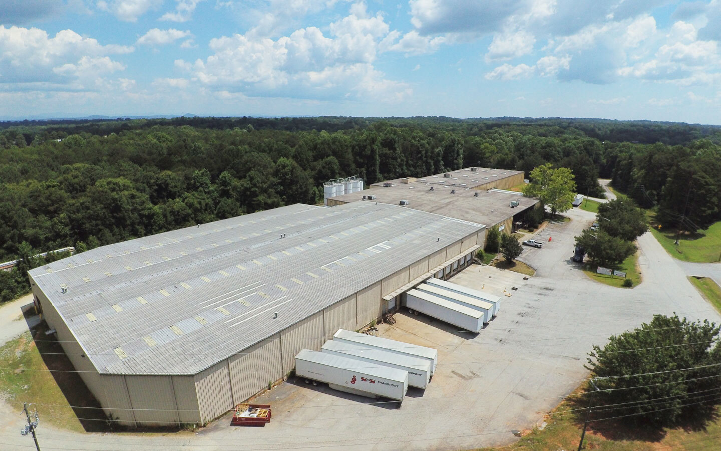 590 Industrial Blvd, Toccoa, GA for lease Building Photo- Image 1 of 2