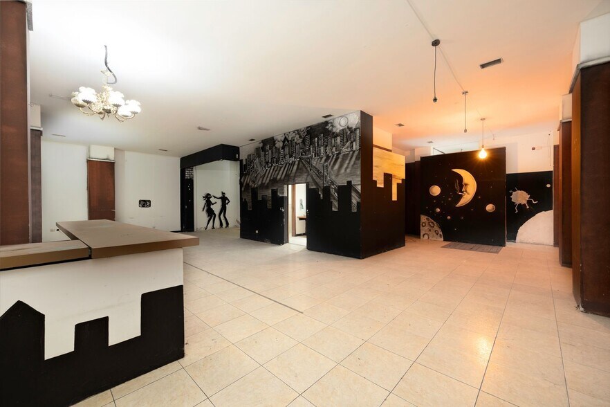 Retail in Las Palmas de Gran Canaria for sale - Interior Photo - Image 2 of 11