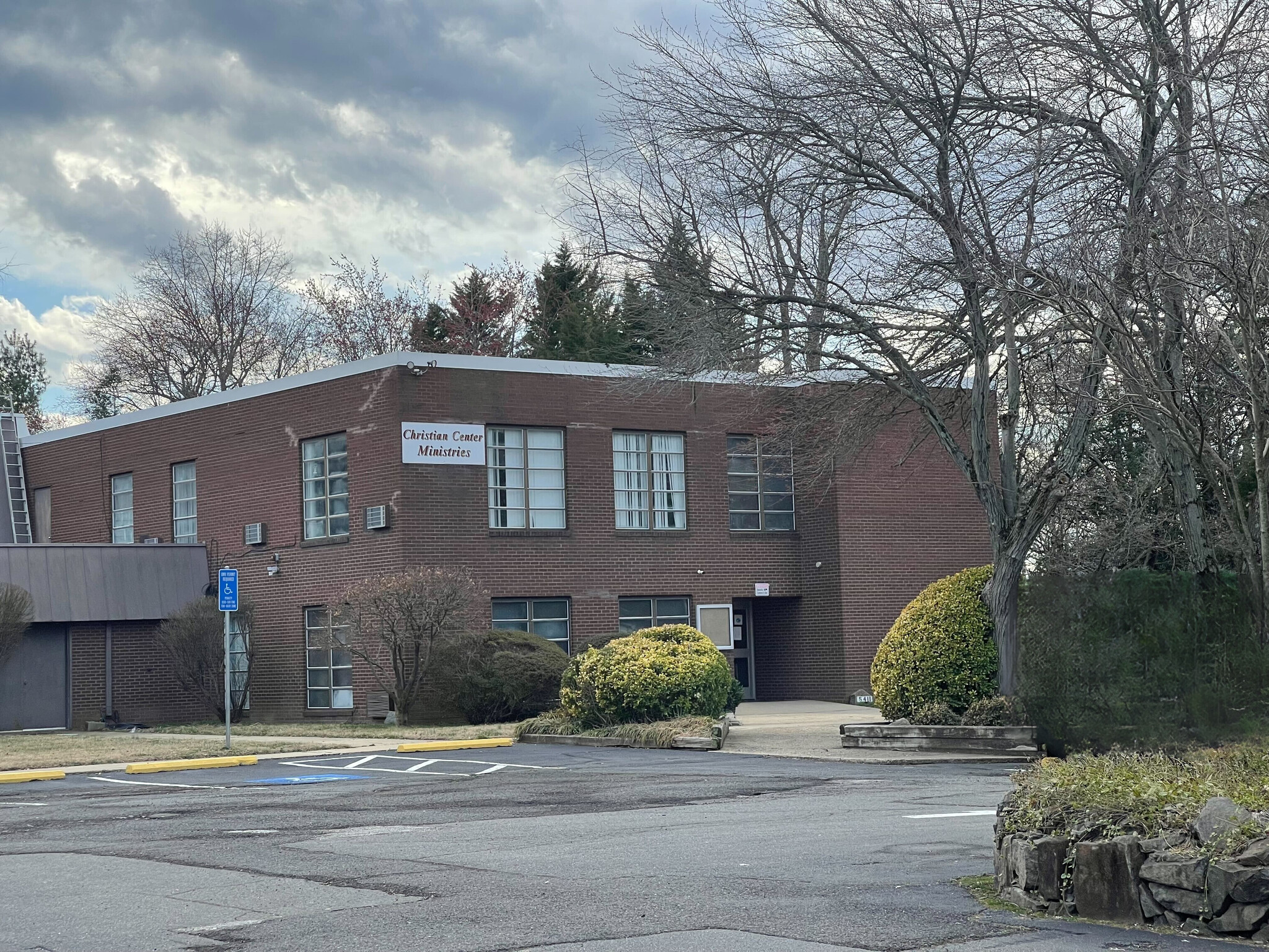 5411 Franconia Rd, Alexandria, VA for lease Building Photo- Image 1 of 5