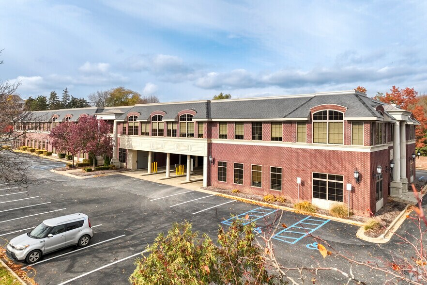 3910 Telegraph Rd, Bloomfield Hills, MI for lease - Building Photo - Image 2 of 5