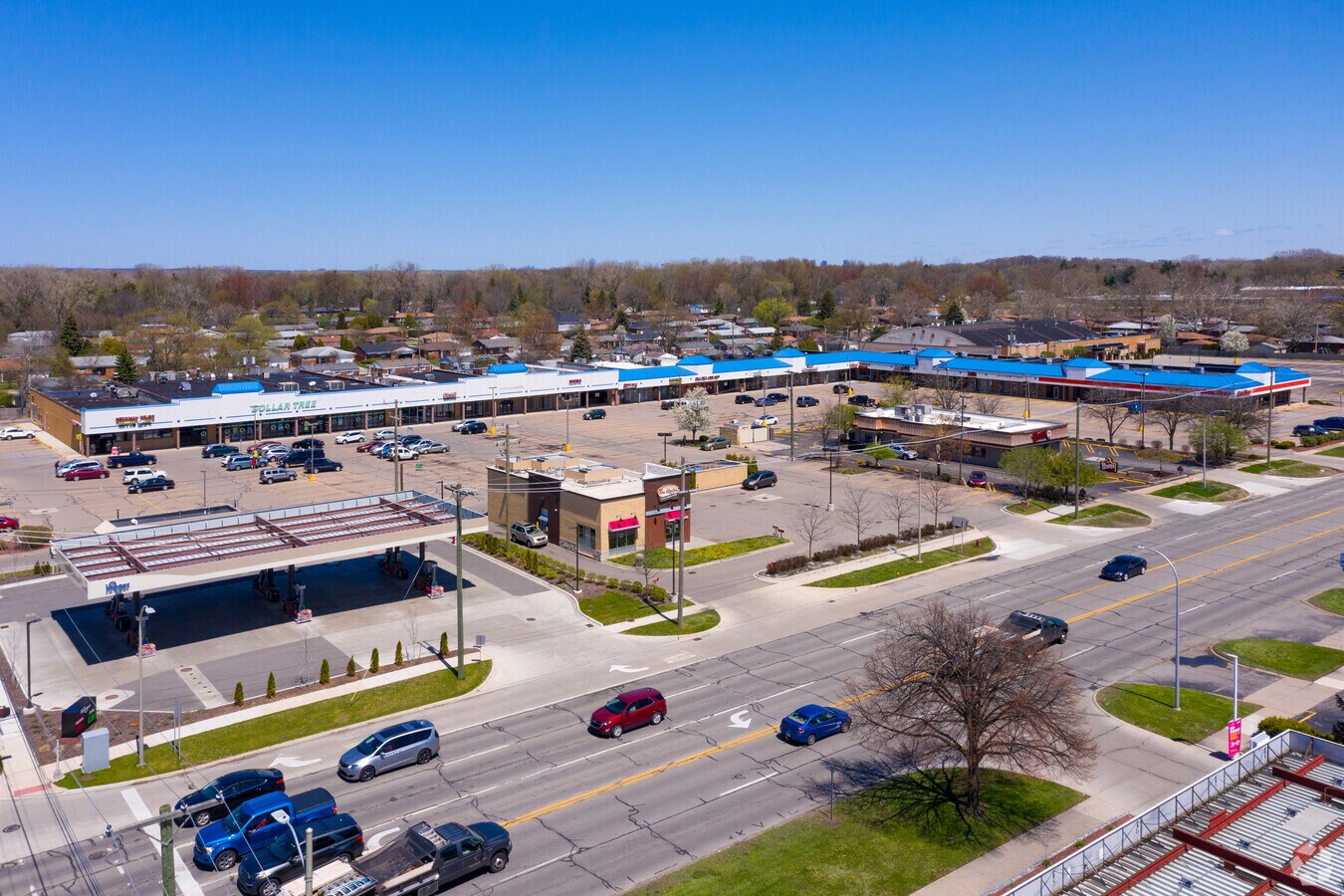 3107231320 5 Mile Rd, Livonia, MI 48154 MerriFive Plaza