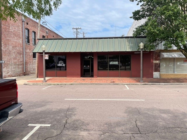 213 N 3rd St, Muskogee, OK for sale Primary Photo- Image 1 of 25