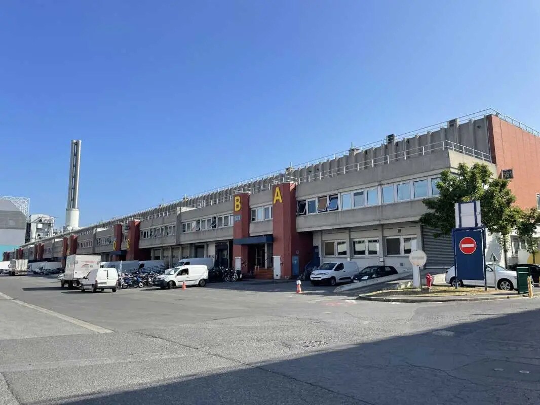 Flex in Saint-Ouen-sur-Seine for lease Building Photo- Image 1 of 10