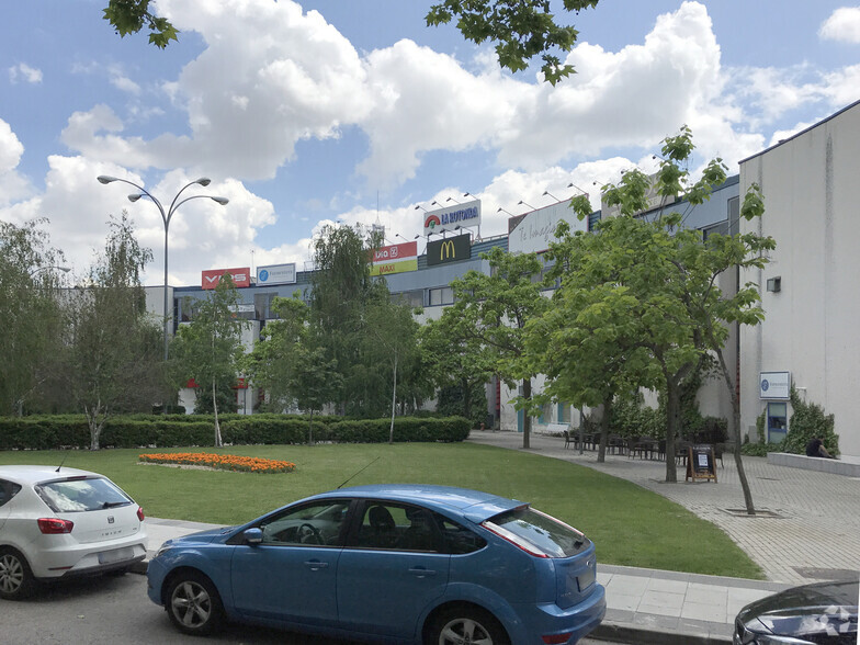 Plaza Toro, 1, Tres Cantos, Madrid for sale - Building Photo - Image 2 of 8