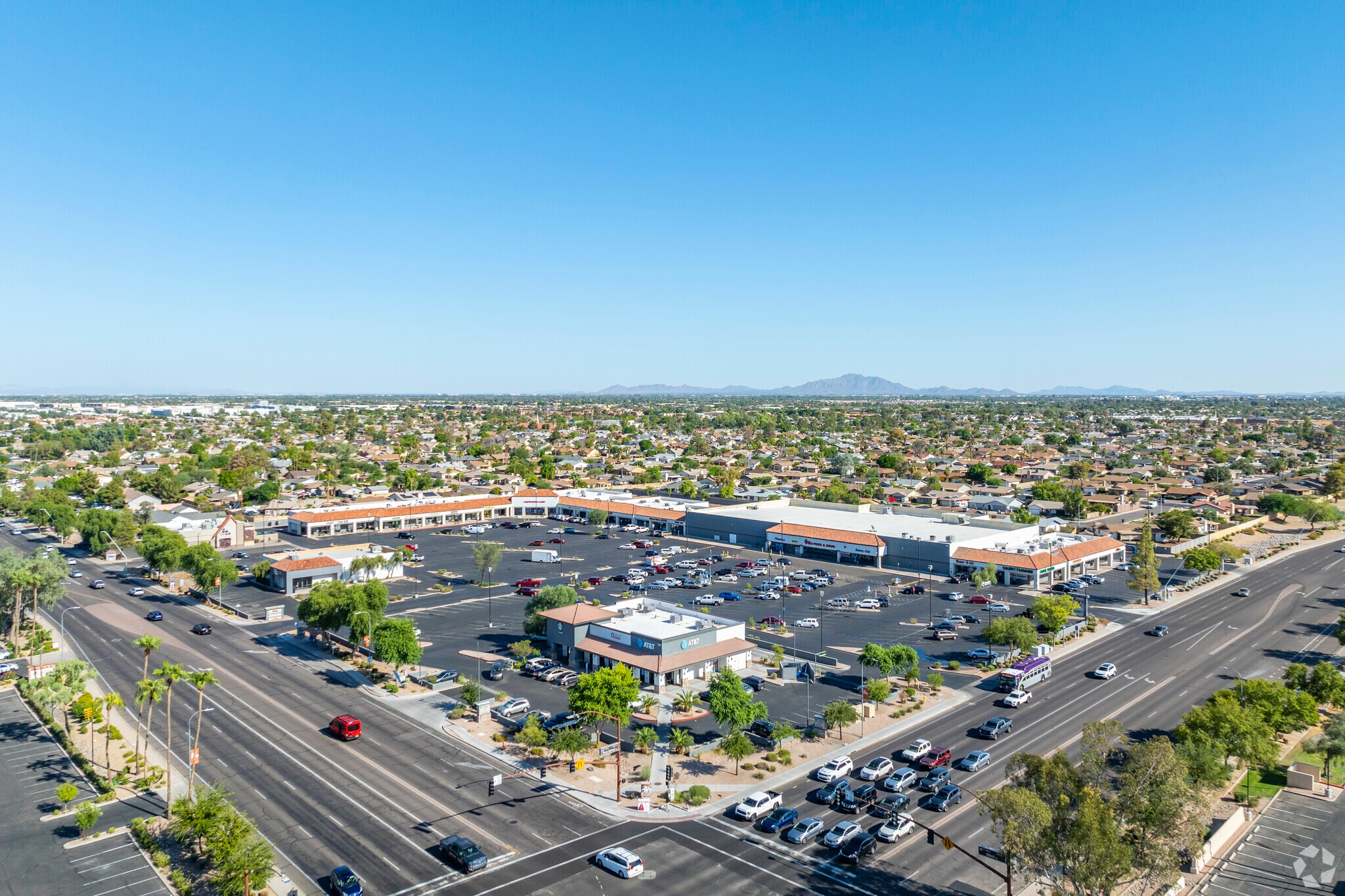 947-981 W Elliot Rd, Chandler, AZ for lease Building Photo- Image 1 of 11