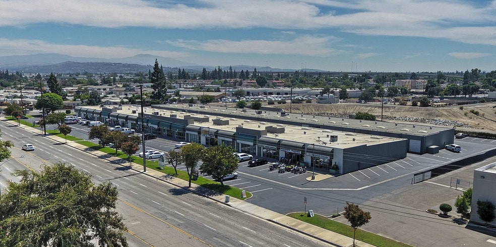 2350-2384 E Orangethorpe Ave, Anaheim, CA for lease - Building Photo - Image 2 of 7