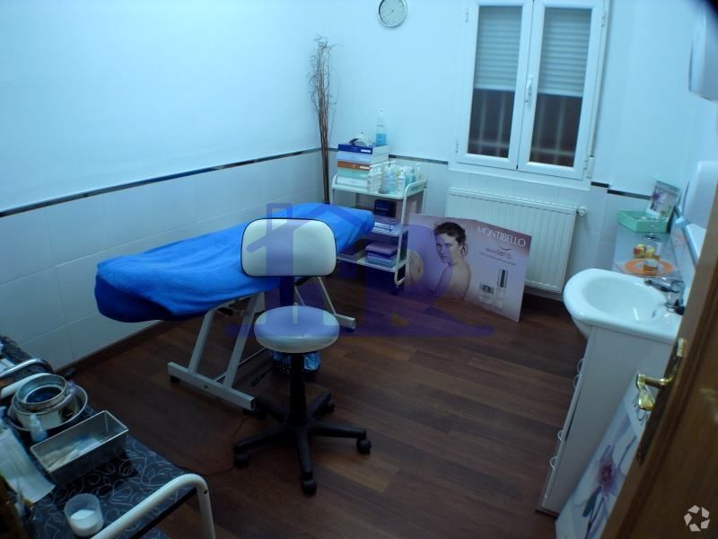 Retail in Cuenca, Cuenca for lease Interior Photo- Image 1 of 4