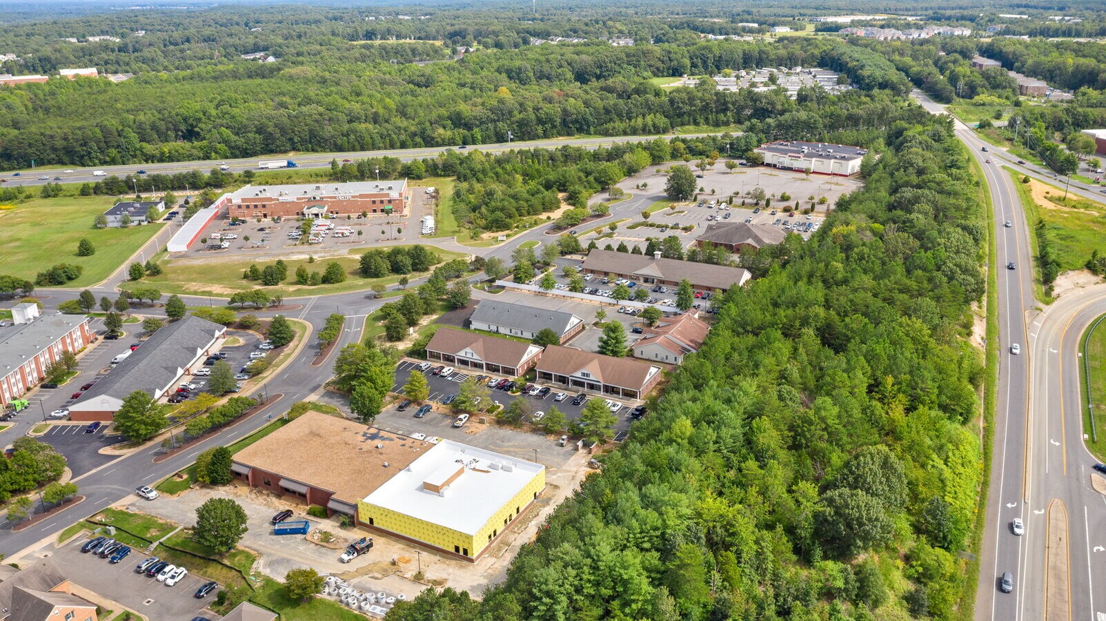 5608 Southpoint Center Blvd, Fredericksburg, VA 22407