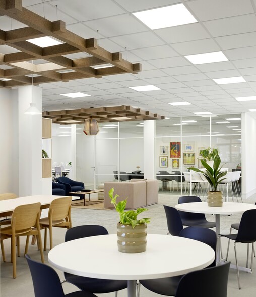 Elstree Way, Borehamwood for lease - Building Photo - Image 2 of 25