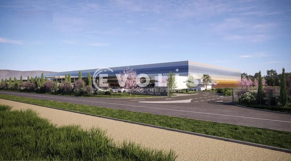 Industrial in Cavaillon for lease - Building Photo - Image 2 of 6
