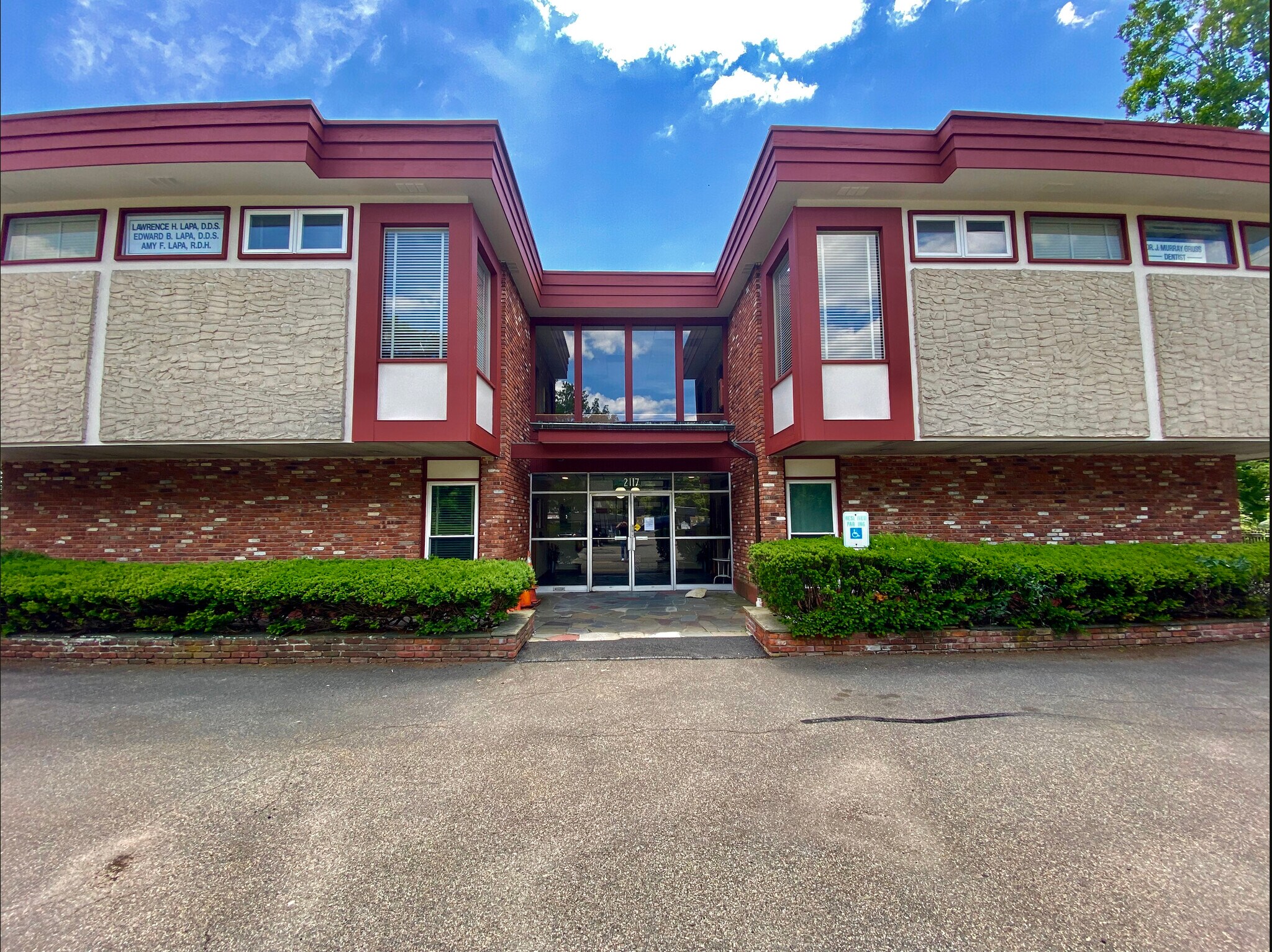 2117 Crompond Rd, Cortlandt Manor, NY for sale Building Photo- Image 1 of 5