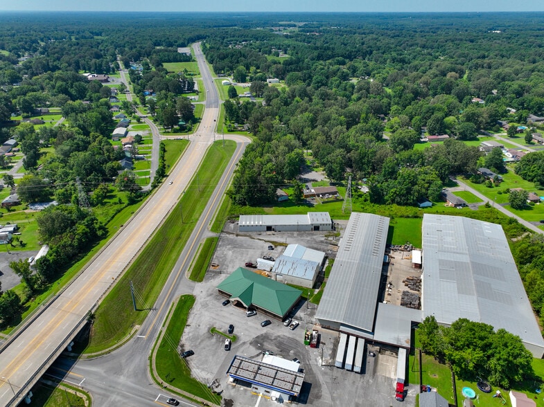 3229 Benton Rd, Paducah, KY portfolio of 5 properties for sale on LoopNet.com - Building Photo - Image 3 of 77