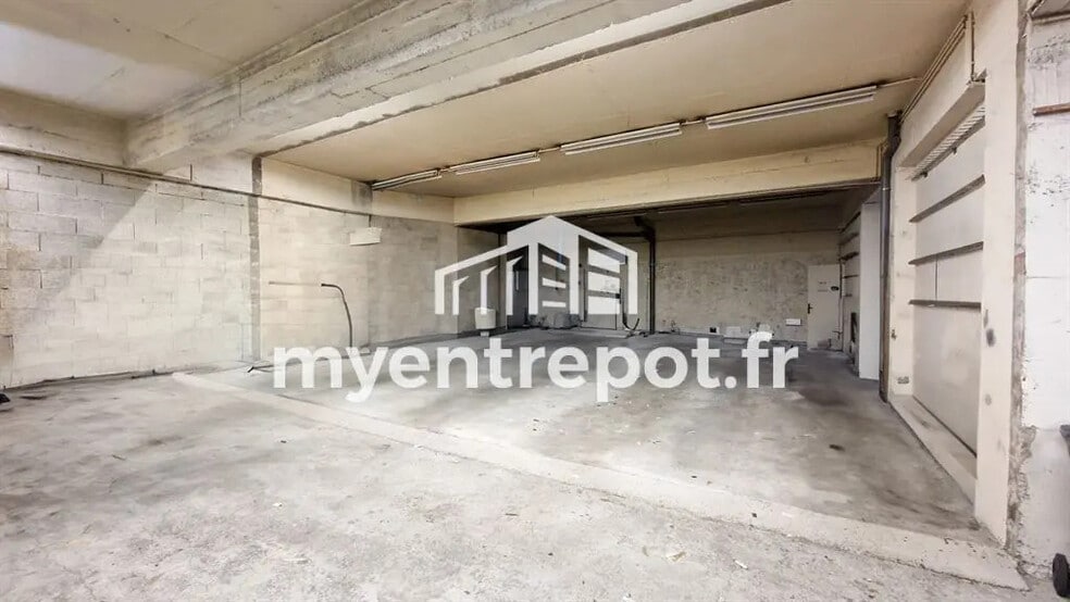 Flex in Marseille for sale - Interior Photo - Image 1 of 5