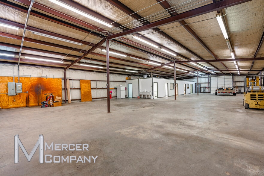 120 S Hampton Rd, Crowley, TX for sale - Interior Photo - Image 3 of 3