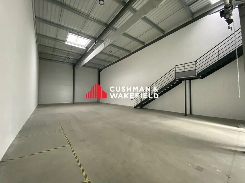 Flex in Toulouse for lease - Interior Photo - Image 3 of 6