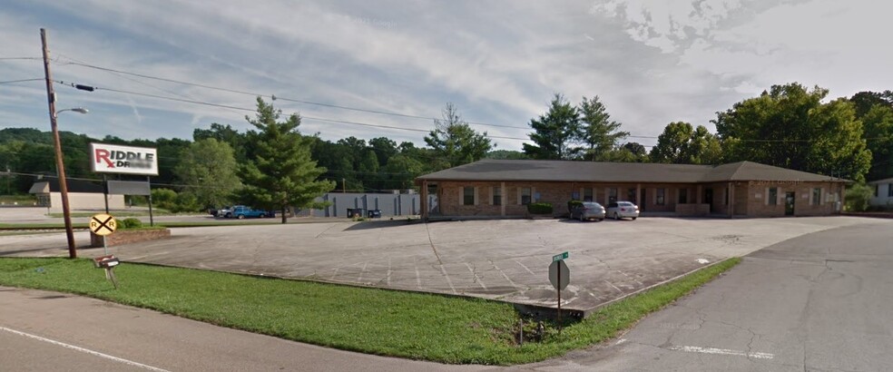 642 E Tri County Blvd, Oliver Springs, TN for sale - Building Photo - Image 1 of 1