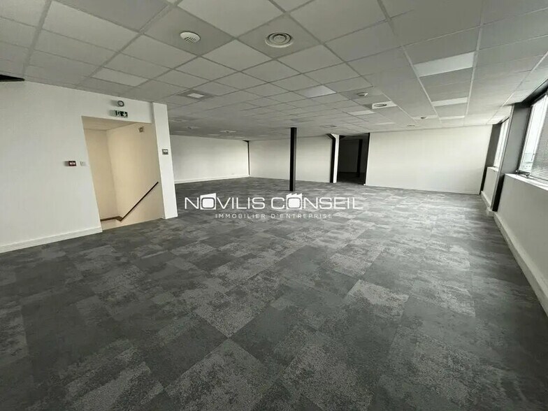 Flex in Colomiers for lease - Interior Photo - Image 3 of 8