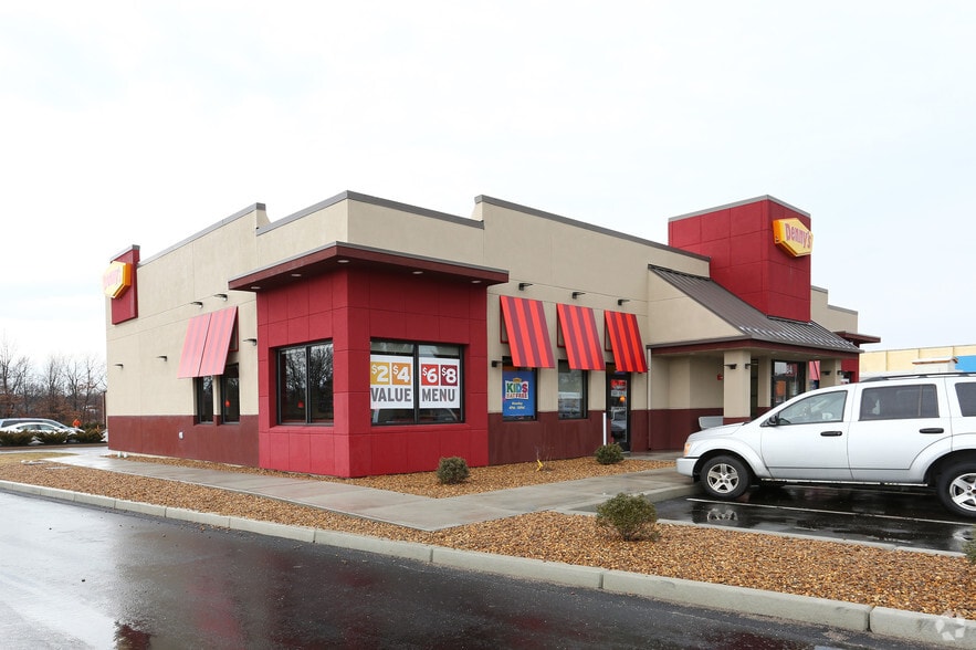 1284 Boston Rd, Springfield, MA for lease - Building Photo - Image 2 of 7