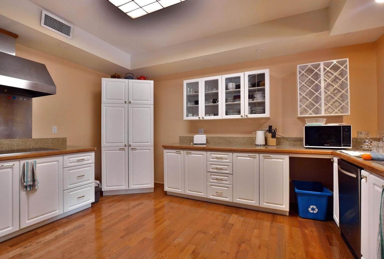 37 Rue Sainte-Anne, Ste-Anne-de-Bellevue, QC for sale Interior Photo- Image 1 of 12