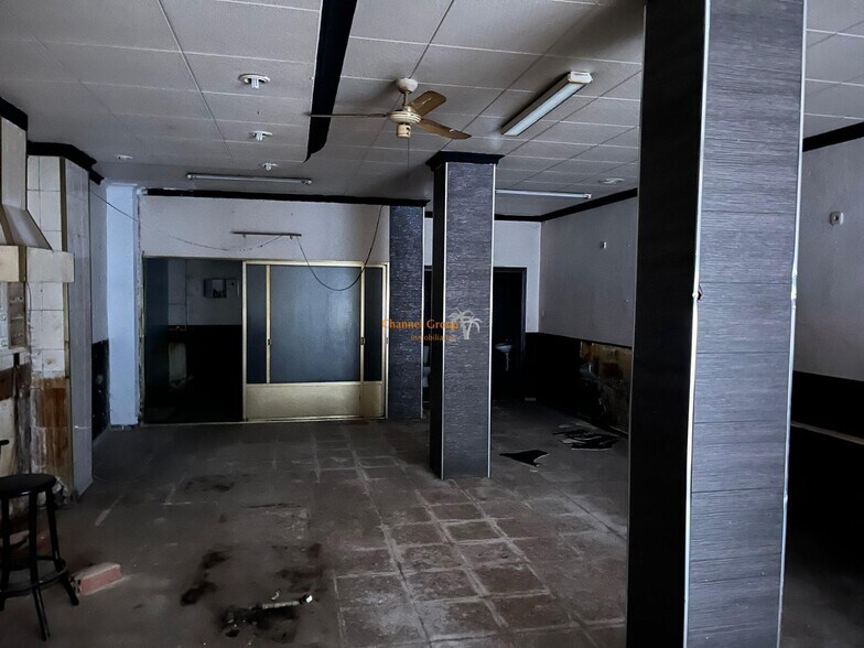 Retail in Quinto for sale - Building Photo - Image 2 of 6