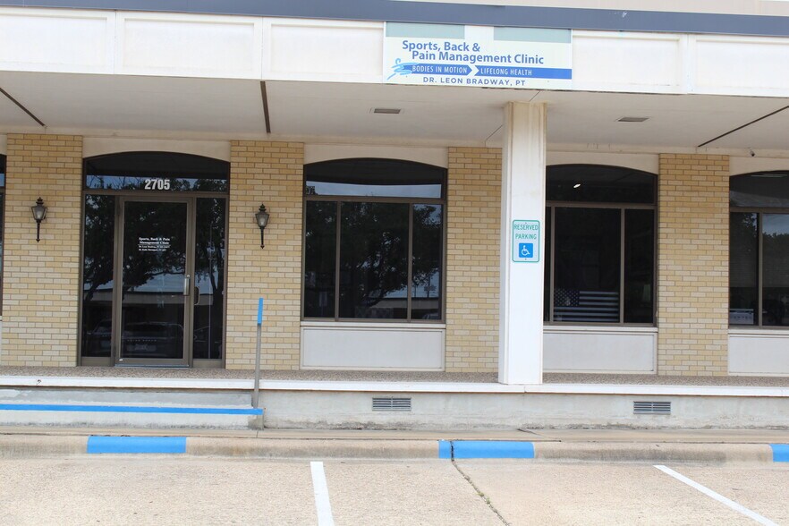 2705 Osler, Bryan, TX for sale - Primary Photo - Image 1 of 1