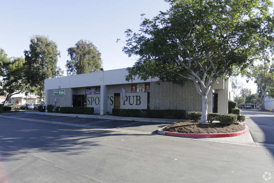 7052 Orangewood Ave, Garden Grove, CA for lease - Building Photo - Image 2 of 6