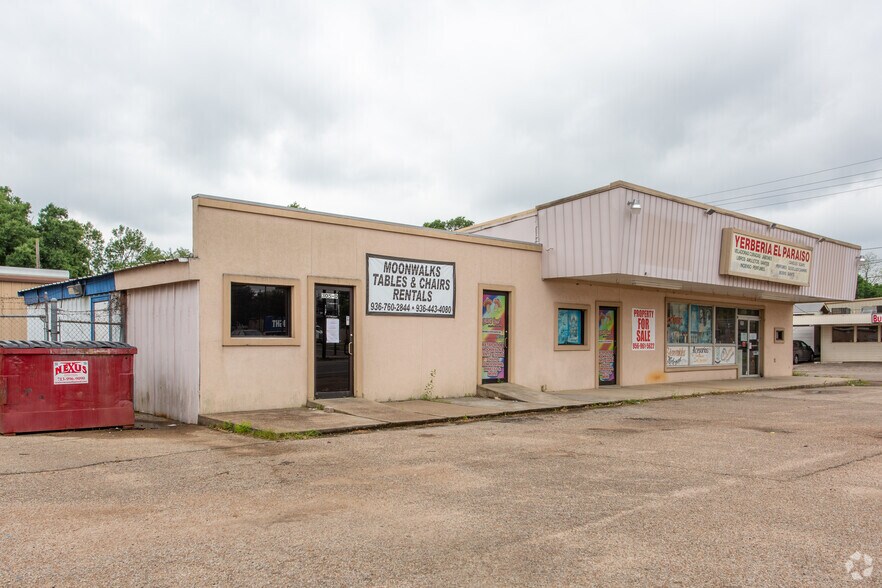 305 E Davis St, Conroe, TX for sale - Primary Photo - Image 1 of 1