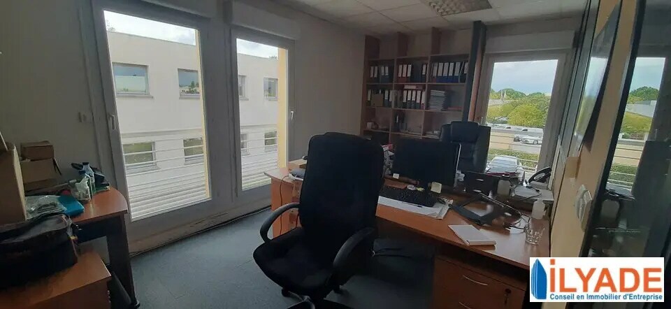 5 Allée Des Banquiers, Aix-en-Provence for sale - Interior Photo - Image 3 of 7