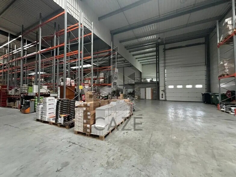 Flex in Blanquefort for lease - Interior Photo - Image 1 of 8