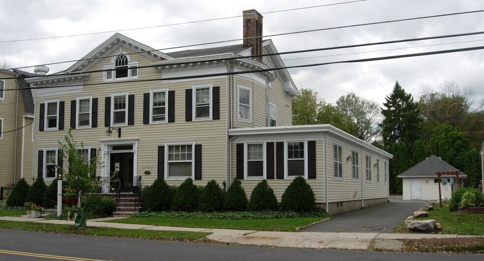 10 S Main St, Pennington, NJ for lease - Building Photo - Image 3 of 5