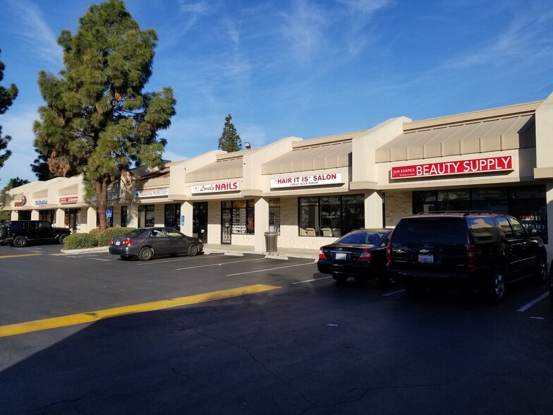 3253-3255 E South St, Long Beach, CA for lease - Building Photo - Image 2 of 4