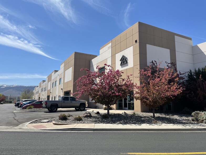 8995 Terabyte Dr, Reno, NV for lease - Building Photo - Image 1 of 18