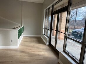 1071-1075 Freedom Rd, Cranberry Township, PA for lease Interior Photo- Image 1 of 11