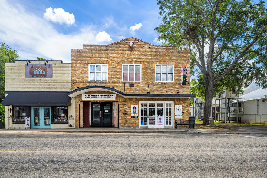 523 Walnut St, Columbus, TX for sale - Primary Photo - Image 1 of 15