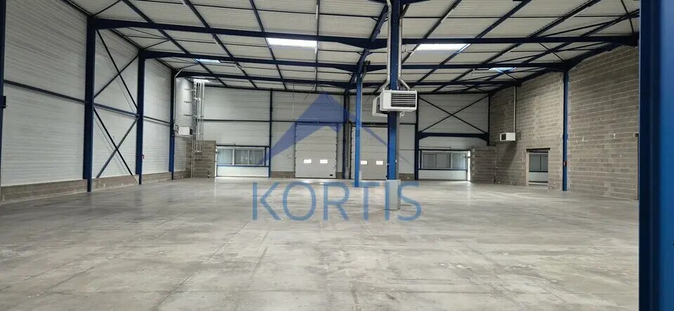 Flex in Dagneux for lease - Interior Photo - Image 1 of 12