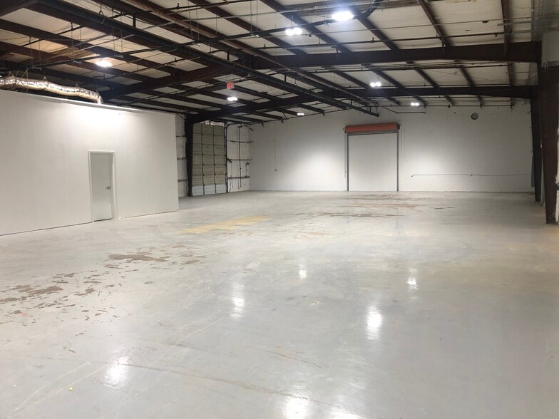 901-923 Cornwall Rd, Sanford, FL for lease - Building Photo - Image 3 of 4