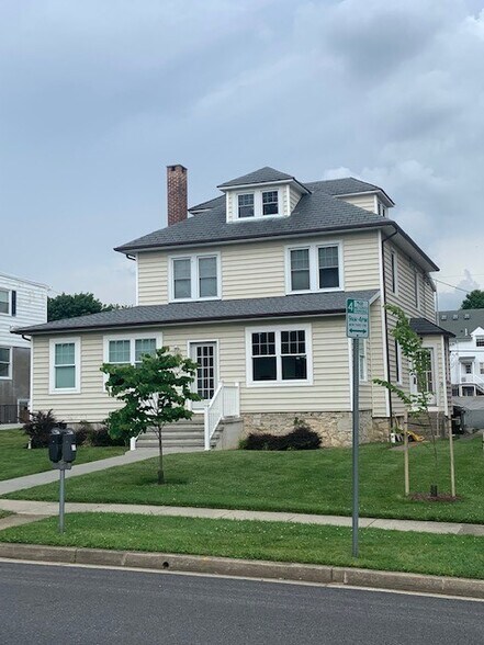 404 W Pennsylvania Ave, Towson, MD for sale - Building Photo - Image 1 of 1