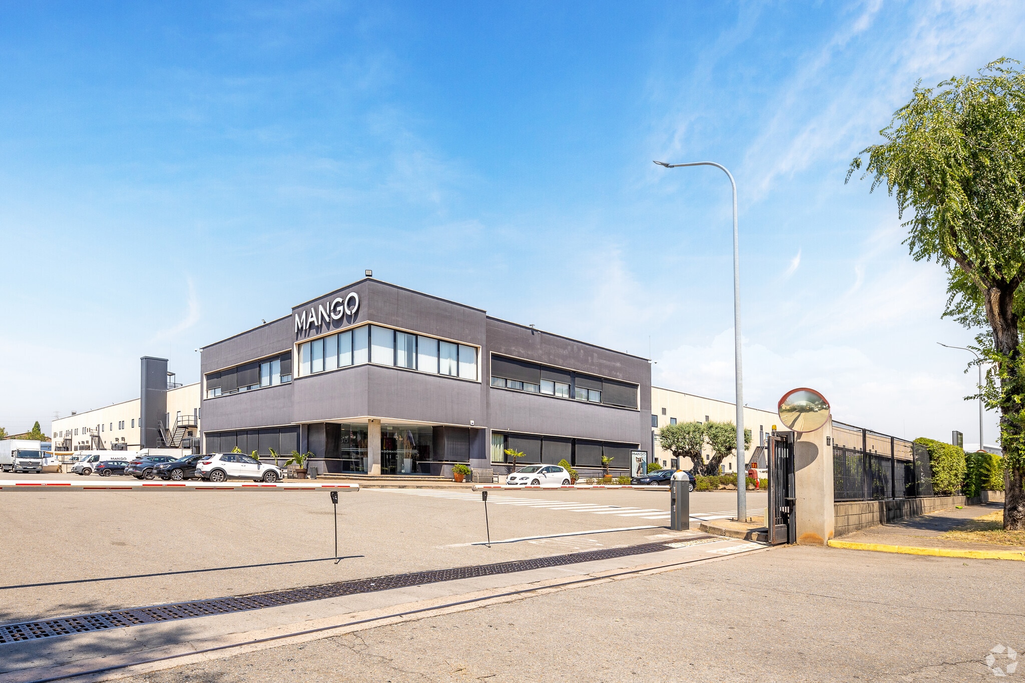 Industrial in Palau-solità i Plegamans, Barcelona for lease Primary Photo- Image 1 of 8