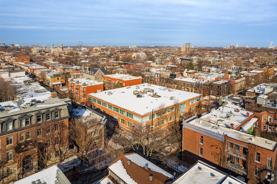 225 Rue Roy E, Montréal, QC for lease - Aerial - Image 2 of 6