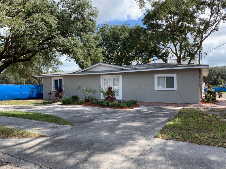 523 S Kings Ave, Brandon, FL for sale - Primary Photo - Image 1 of 1