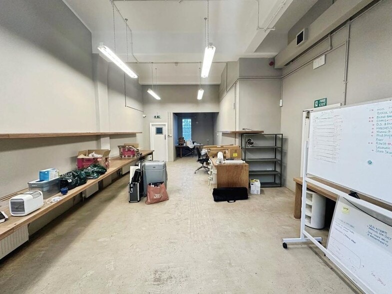 23-29 Paragon Rd, London for lease - Building Photo - Image 2 of 27