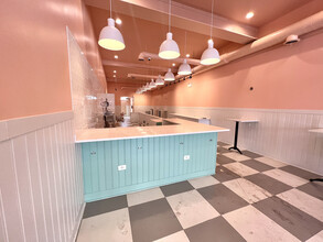 1725 W Chicago Ave, Chicago, IL for lease Interior Photo- Image 2 of 5