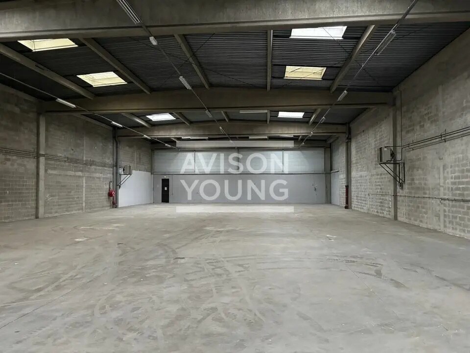 Flex in L'HAY-LES-ROSES for lease Building Photo- Image 1 of 7