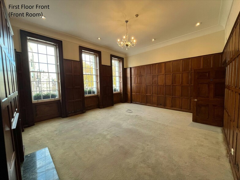 35 Berkeley Sq, London for lease - Building Photo - Image 3 of 17