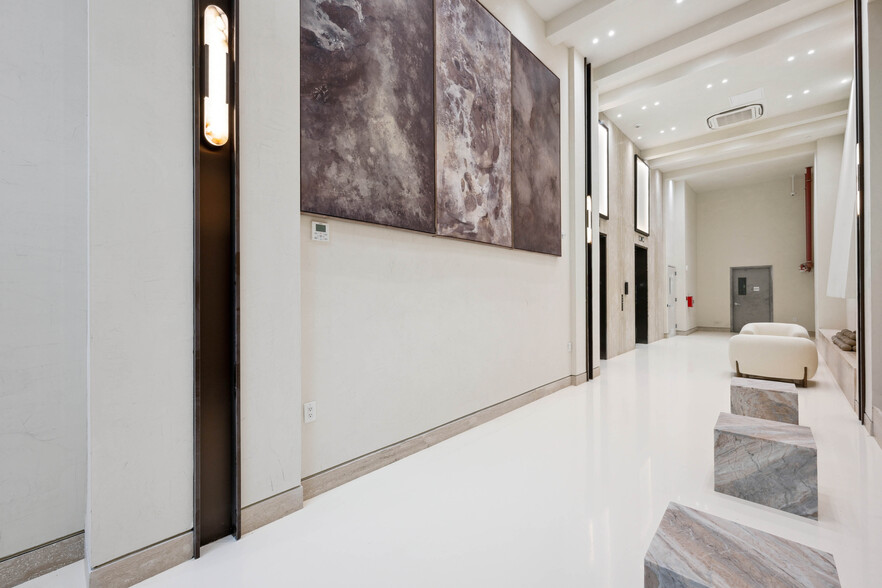 1162 Broadway, New York, NY for lease - Lobby - Image 3 of 8