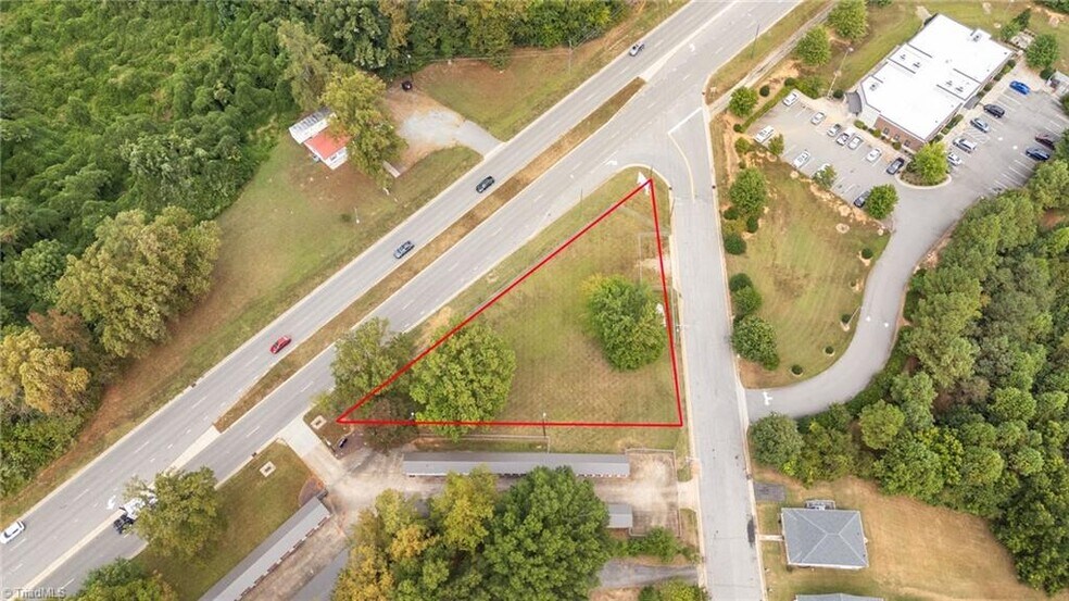 2314 Freeway Dr. Dr, Reidsville, NC for sale - Building Photo - Image 3 of 7