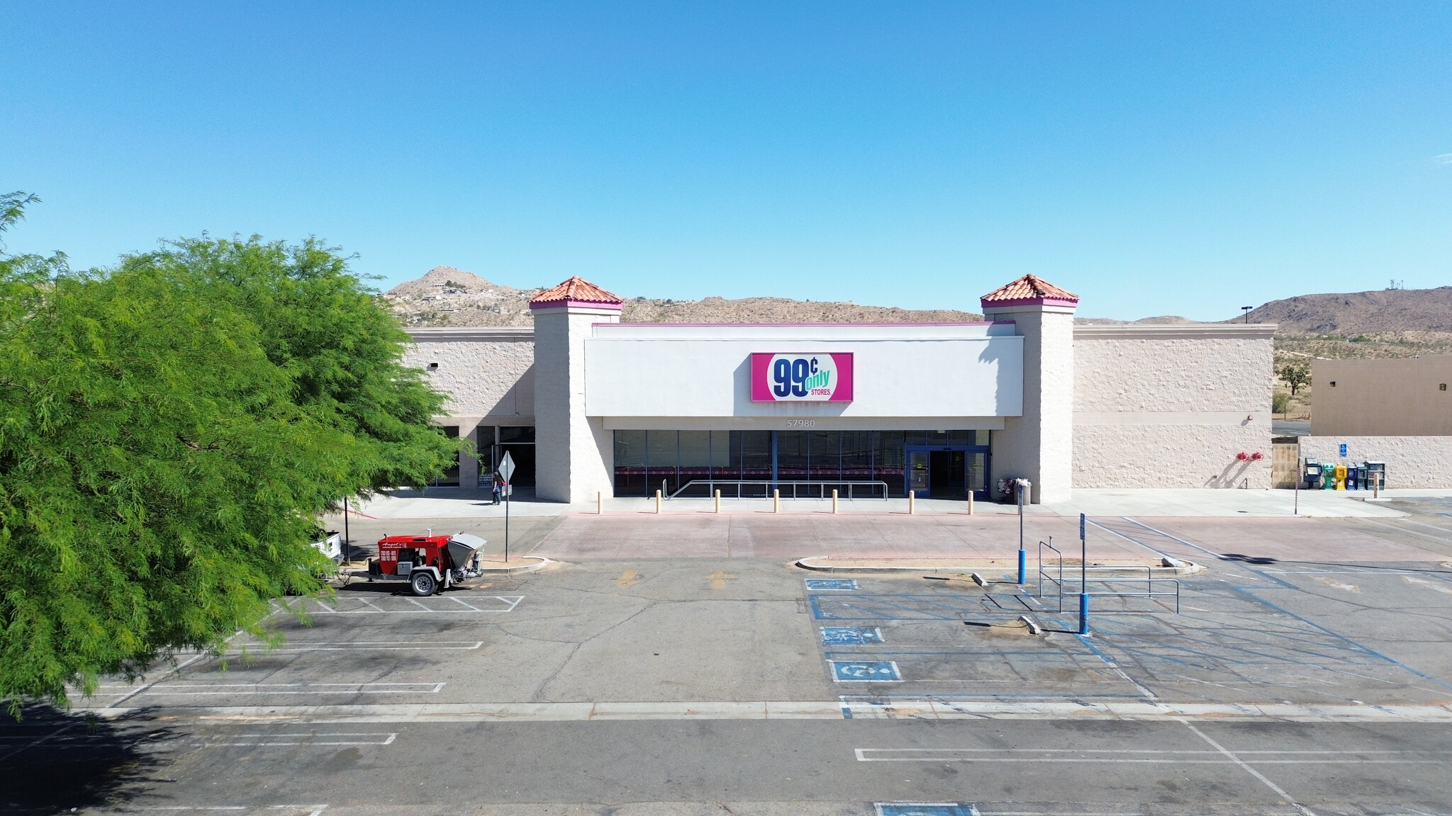 57930-58132 29 Palms Hwy, Yucca Valley, CA for lease Building Photo- Image 1 of 10