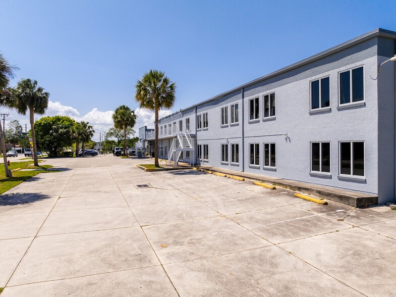 760-790 15th Pl, Vero Beach, FL for sale - Building Photo - Image 3 of 17